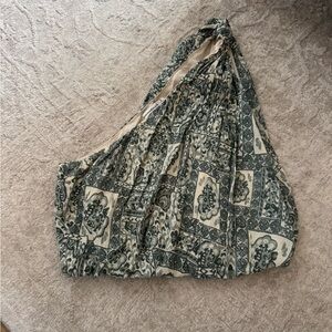 Abercrombie & Fitch One-Shoulder Printed Crop Top in Cream & Green